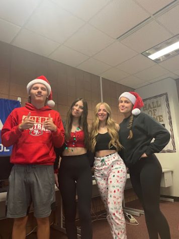 Deck The Halls (Spirit Day)