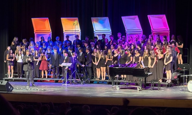 The entirety of the Horizon Choir during the Fall Concert on Oct. 2. 